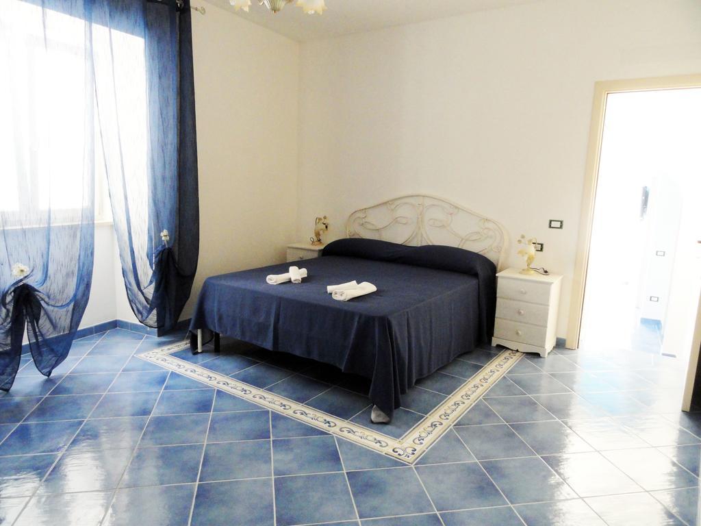 Chiaia Apartments Ponza Room photo