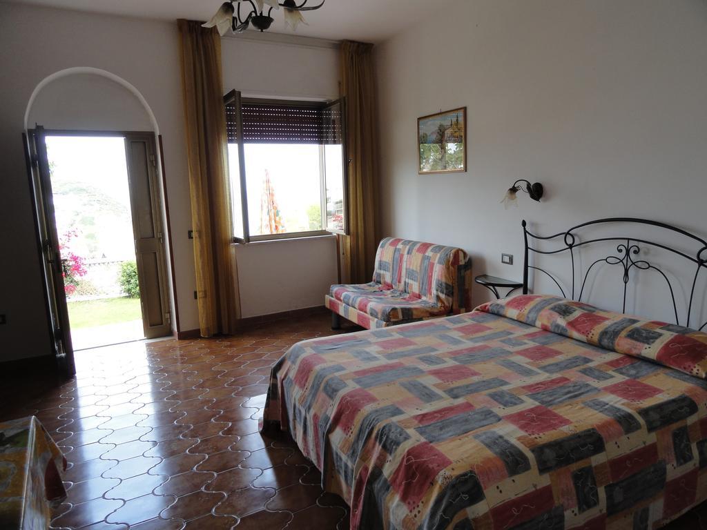 Chiaia Apartments Ponza Room photo