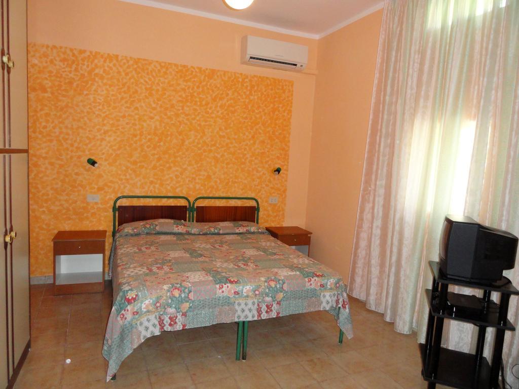 Chiaia Apartments Ponza Room photo
