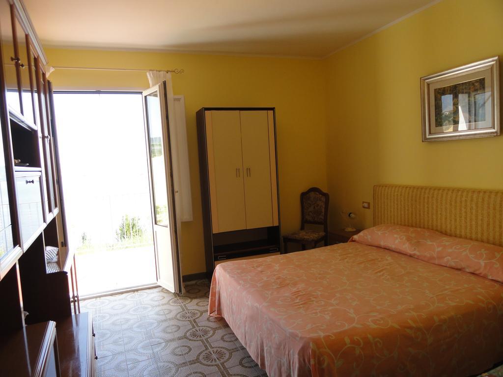 Chiaia Apartments Ponza Room photo
